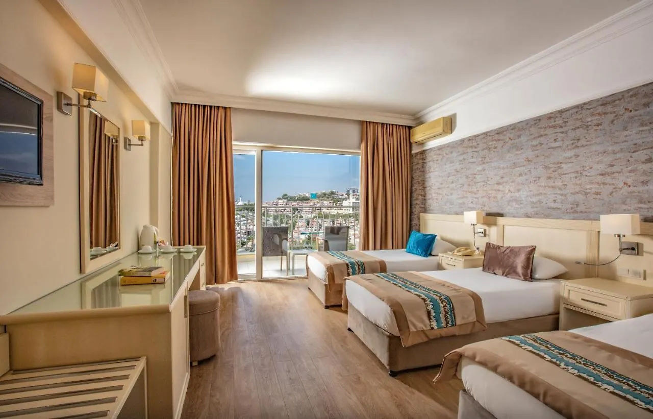 Palmin Hotel Kuşadası 4*,